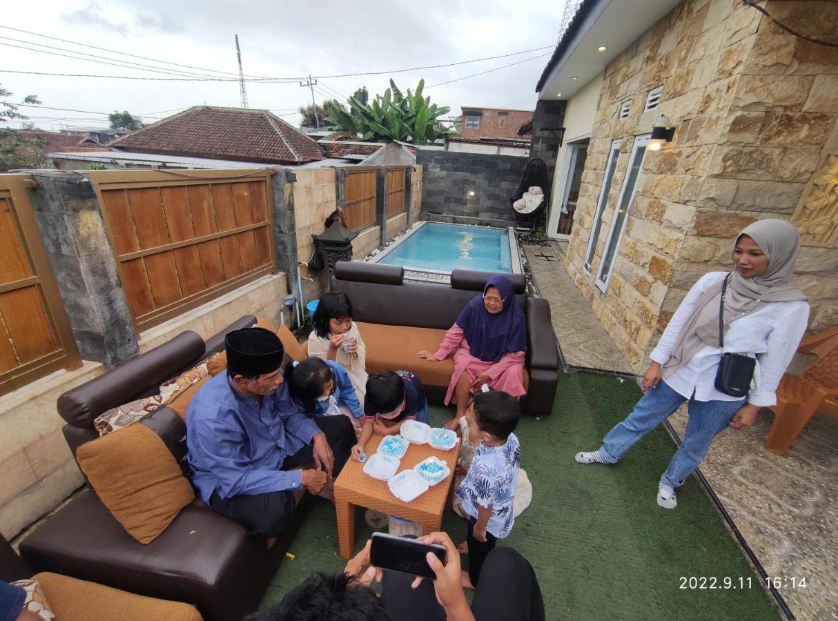 Puncak Pinus And Pool Villa Batu  Exterior photo